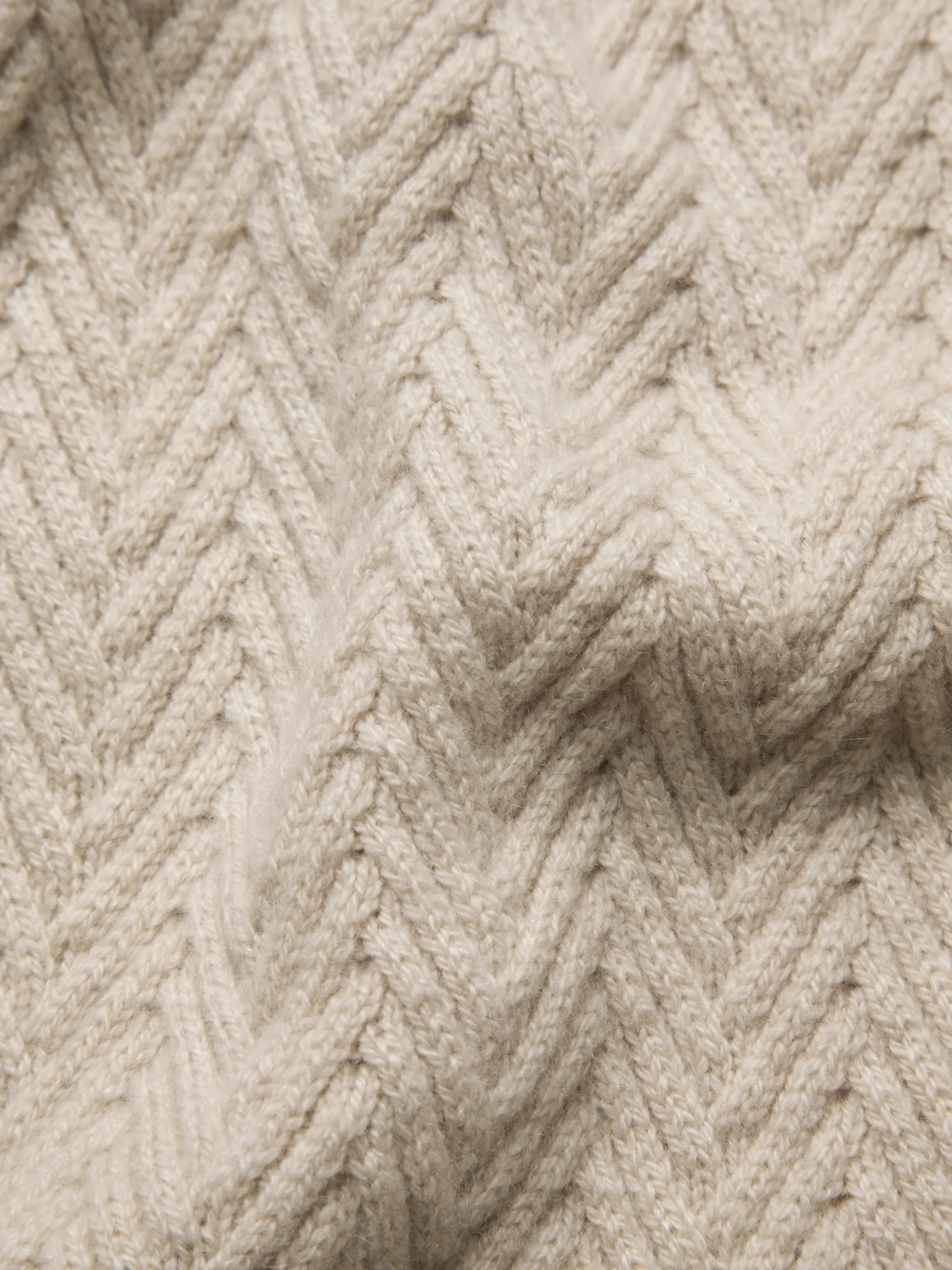 Beige cashmere and vicuña sweater