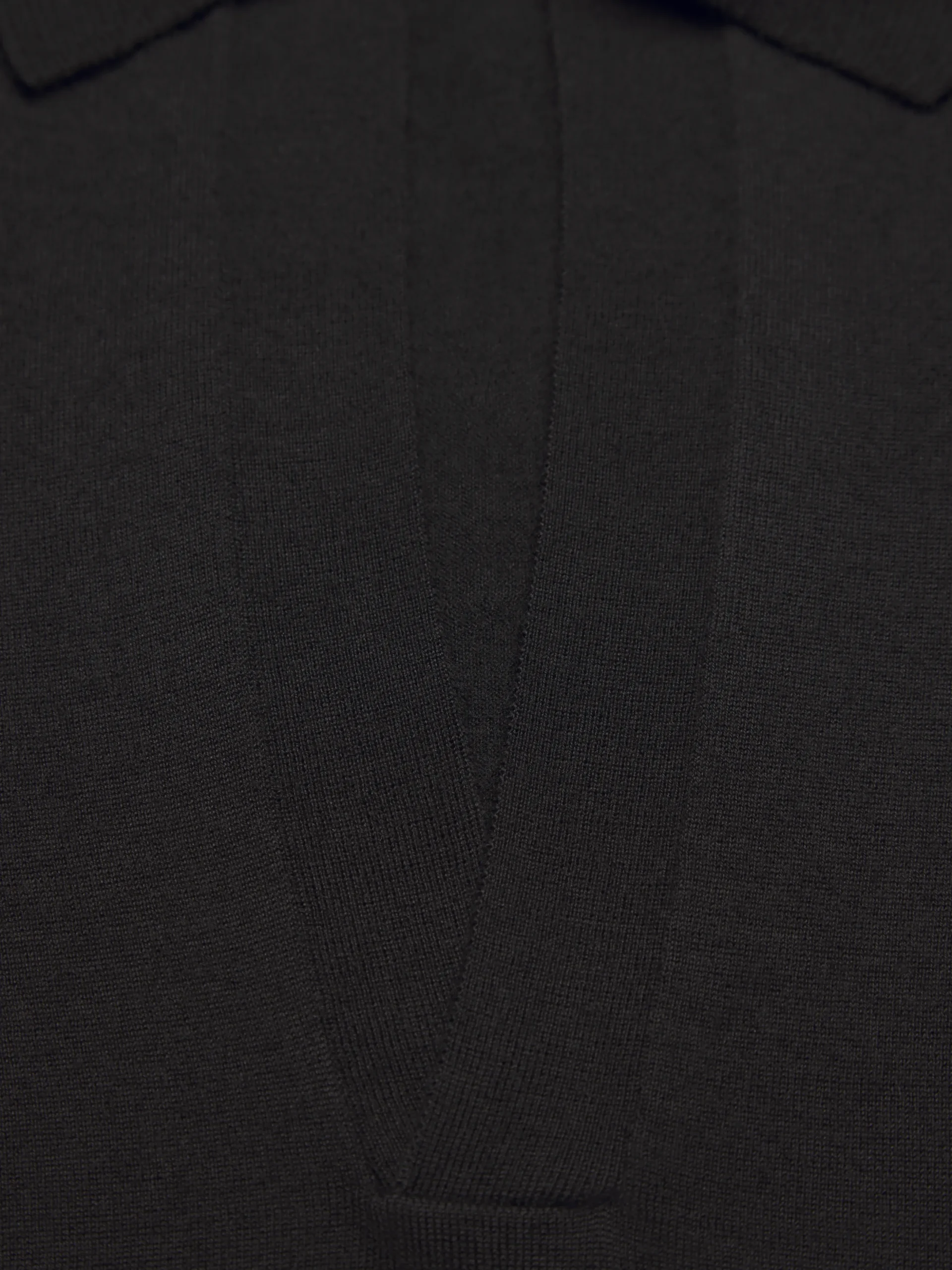 Black cashmere and silk long-sleeved V-neck polo