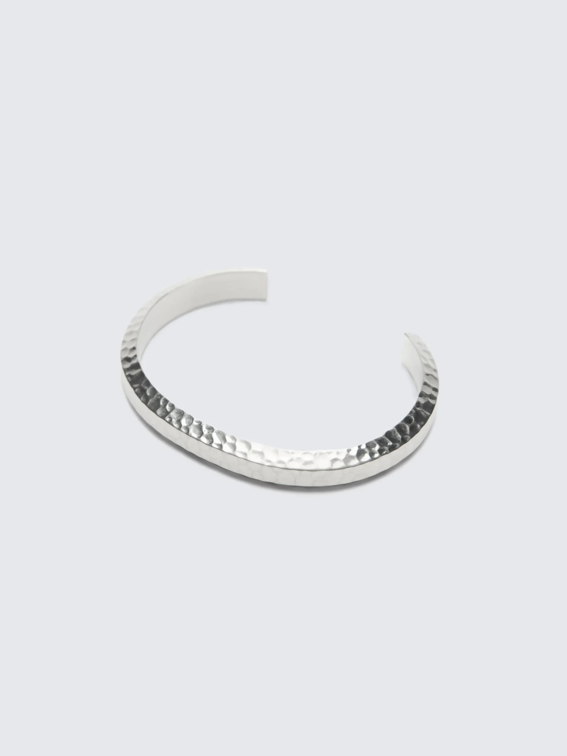 Bracelet in hammered bronze