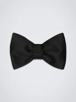 Essential black silk self-tie bow tie
