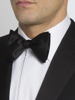 Essential black silk self-tie bow tie
