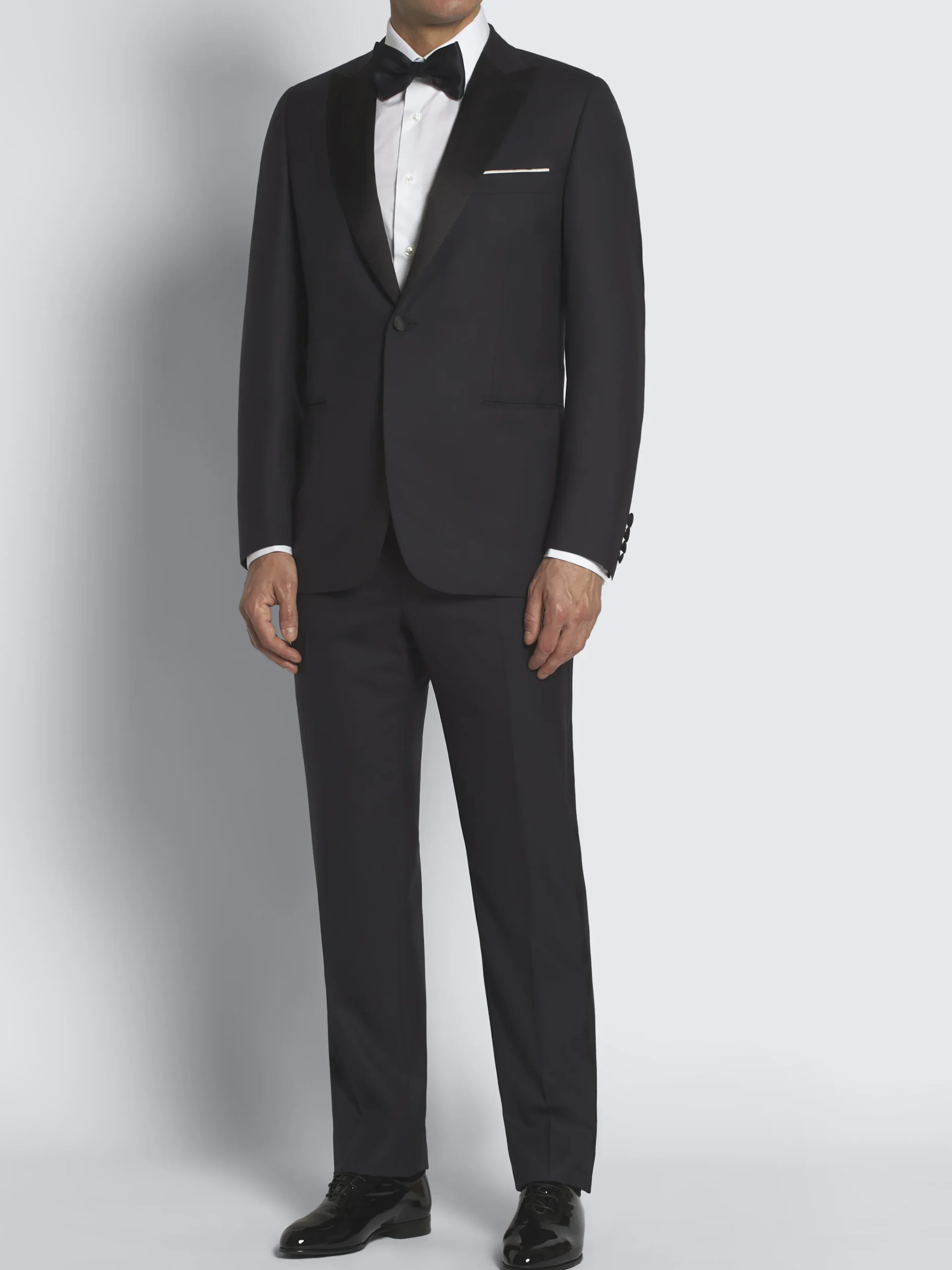 Essential midnight blue Super 160's wool Policleto tuxedo