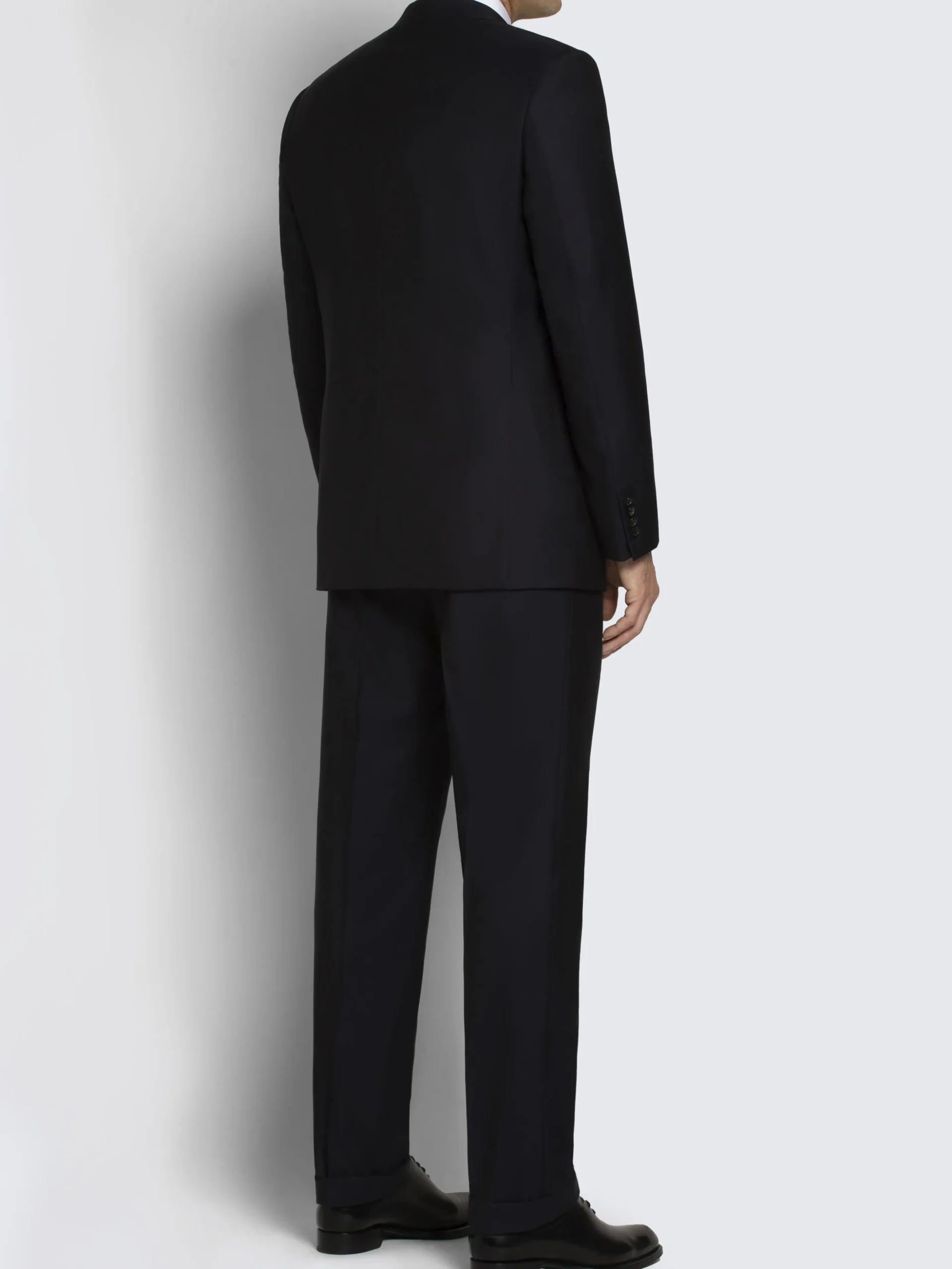 Essential midnight blue Super 160's wool gabardine Brunico suit