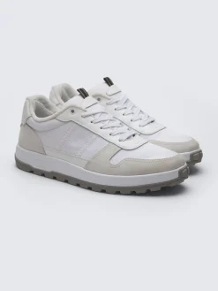 White Crossing sneakers